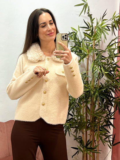 Chaqueta de Pelito con Cuello Desmontable y Botones Dorados – Talla Única El Vestidor de Inma